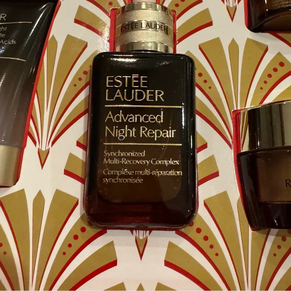 Estee Lauder lift + Glow routine Skincare Collection - Picture 5 of 9